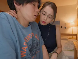 Chồng thẫn thờ nhìn bà xã xxx nhau với nhân viên massage