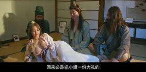 Quan hệ tay ba trong bếp với bà mẹ kế tóc vàng nóng bỏng! Mẹ kế của tôi không thể cưỡng lại được những tưởng tượng tình dục của tôi