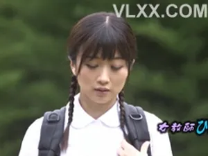 JapBliss 4K - 来自日本的继女对这个性爱视频感到害羞