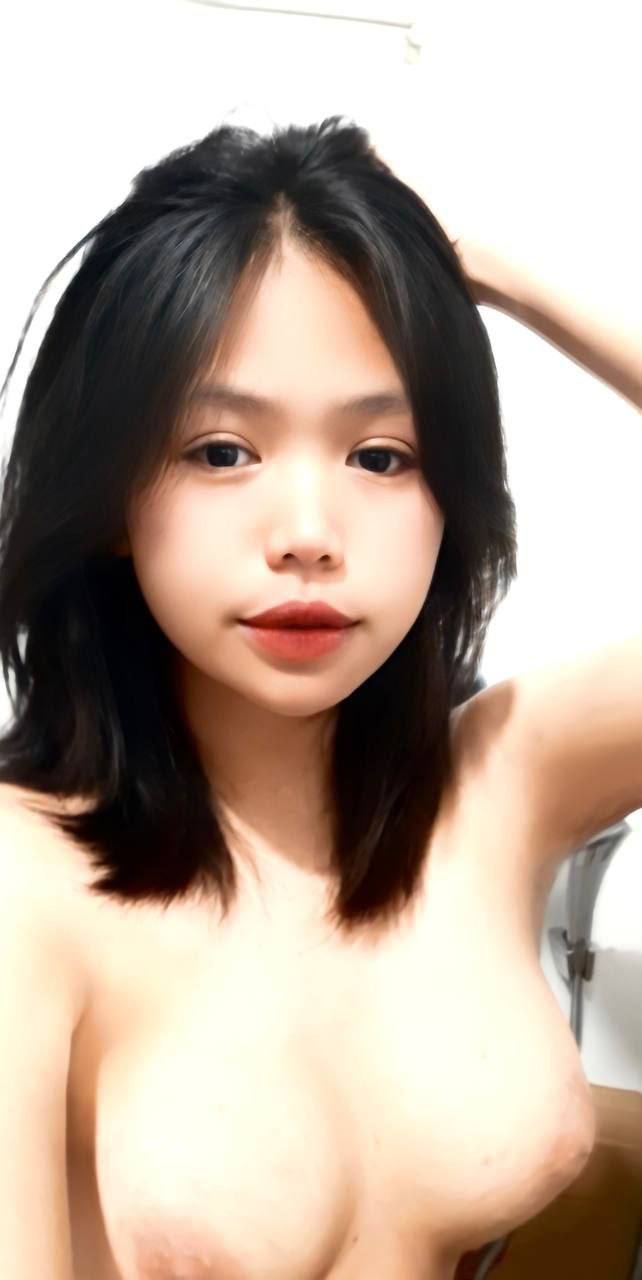 Dâm nữ nghiện địt làm vlog móc lồn cho mọi người xem